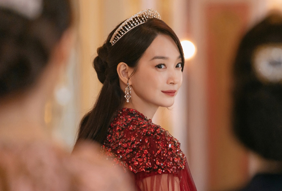 홍콩 디즈니랜드 호텔 프리뷰 무대 ‘재혼황후’