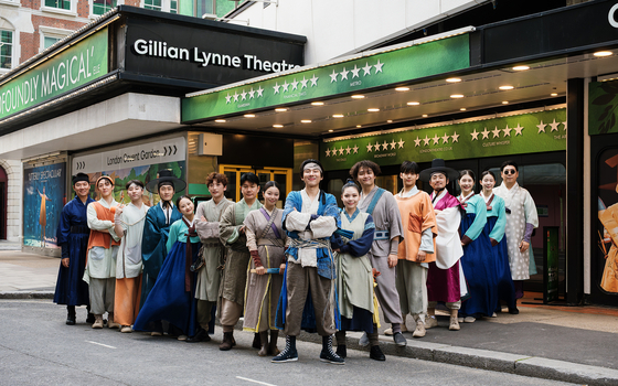 제2의 '어쩌면 해피엔딩' 나올까...'K-뮤지컬', 해외 확장 잰걸음 - 뉴스 썸네일 이미지